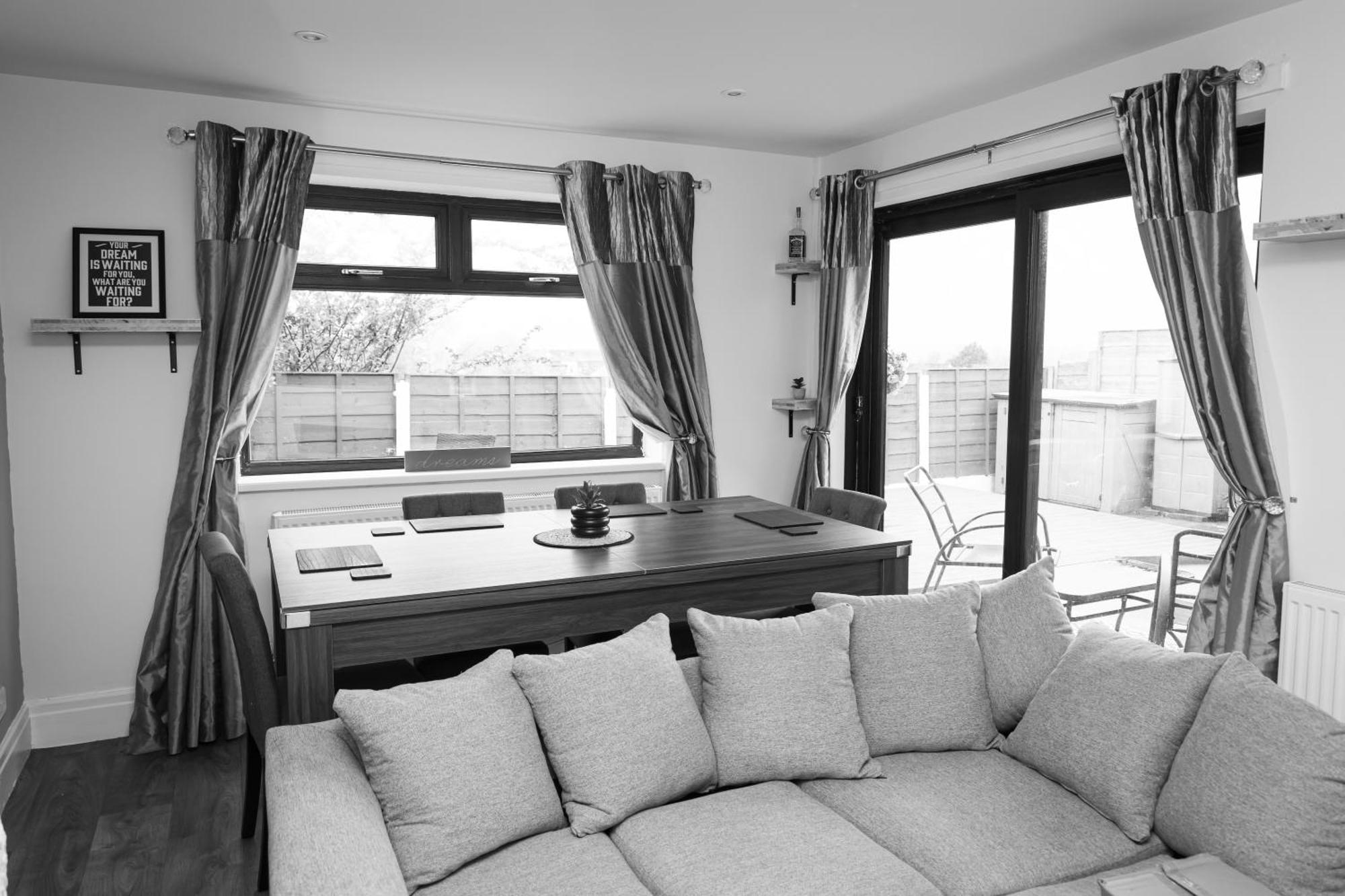 Carpe Diem - Stunning 4 Bed With Games Table Holiday home